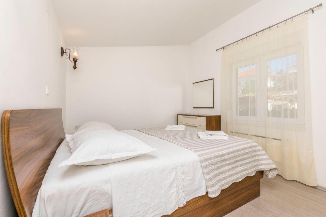 Apartments Maja Trogir Eksteriør bilde
