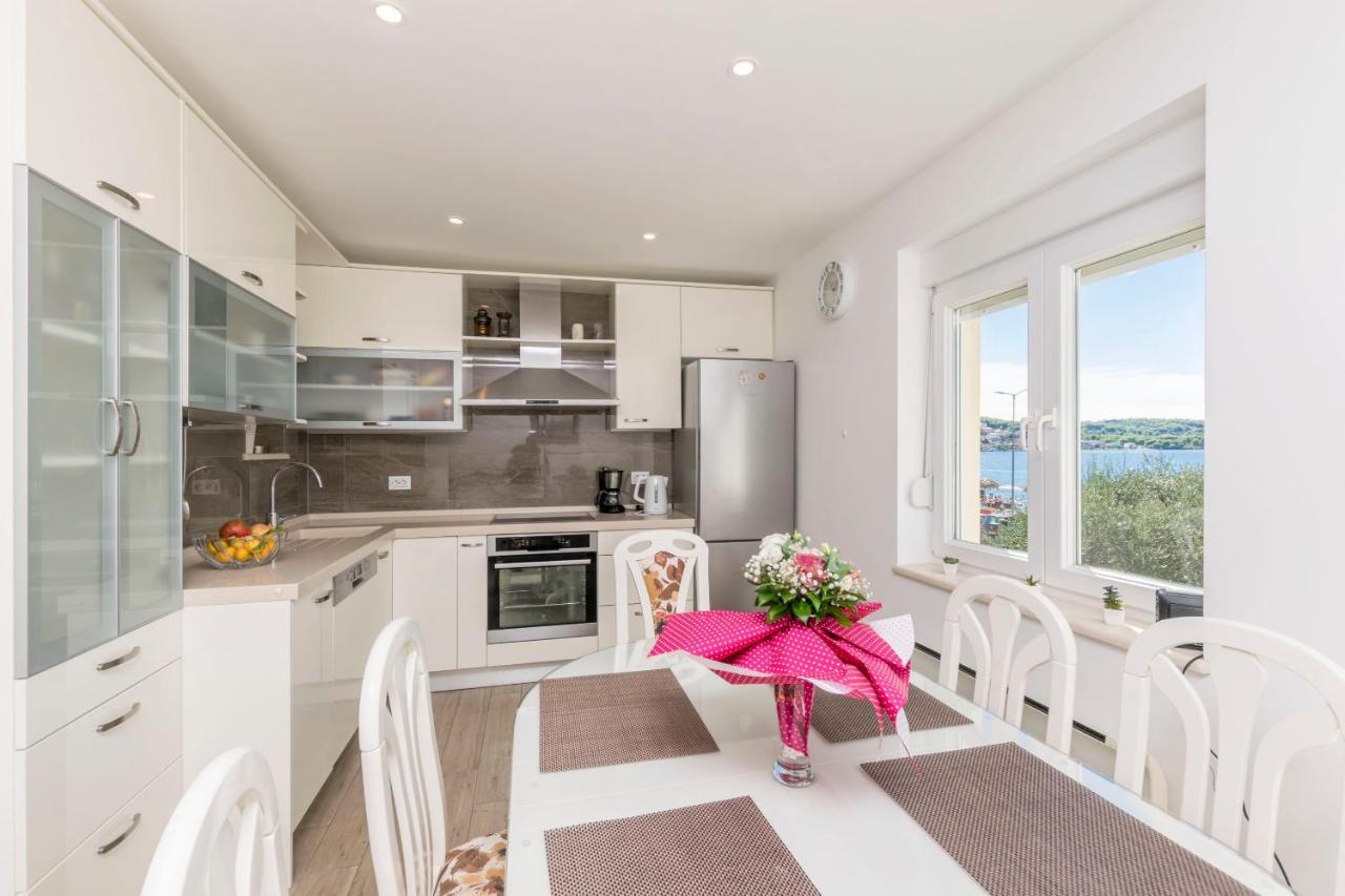 Apartments Maja Trogir Eksteriør bilde