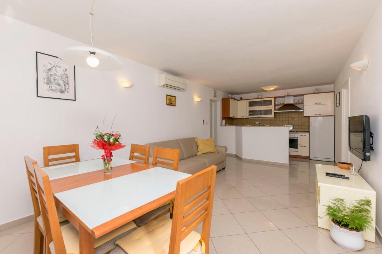 Apartments Maja Trogir Eksteriør bilde